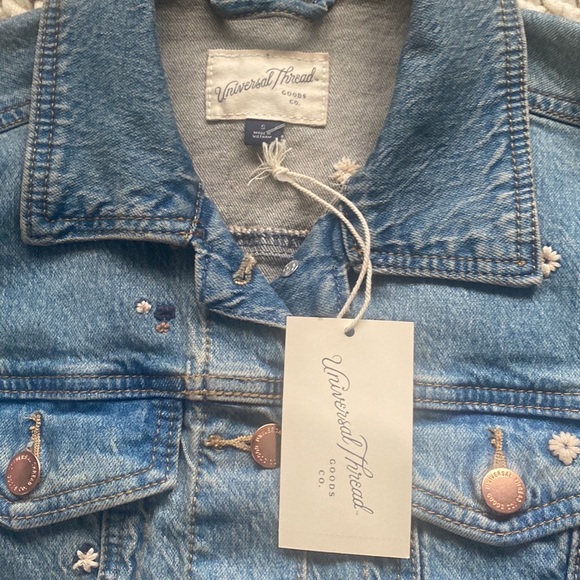 denim jacket from Universal Thread. NWT small - Picture 2 of 5